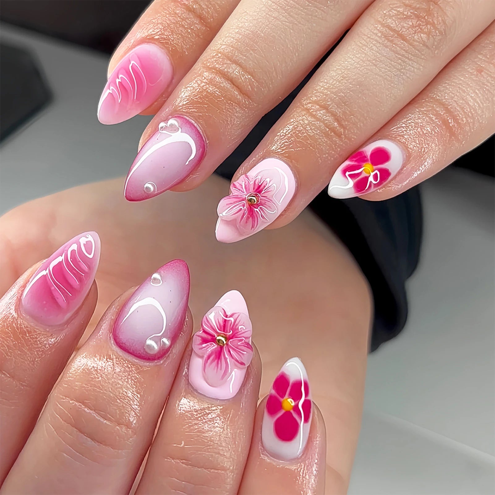 Cuticle-flush fit detail